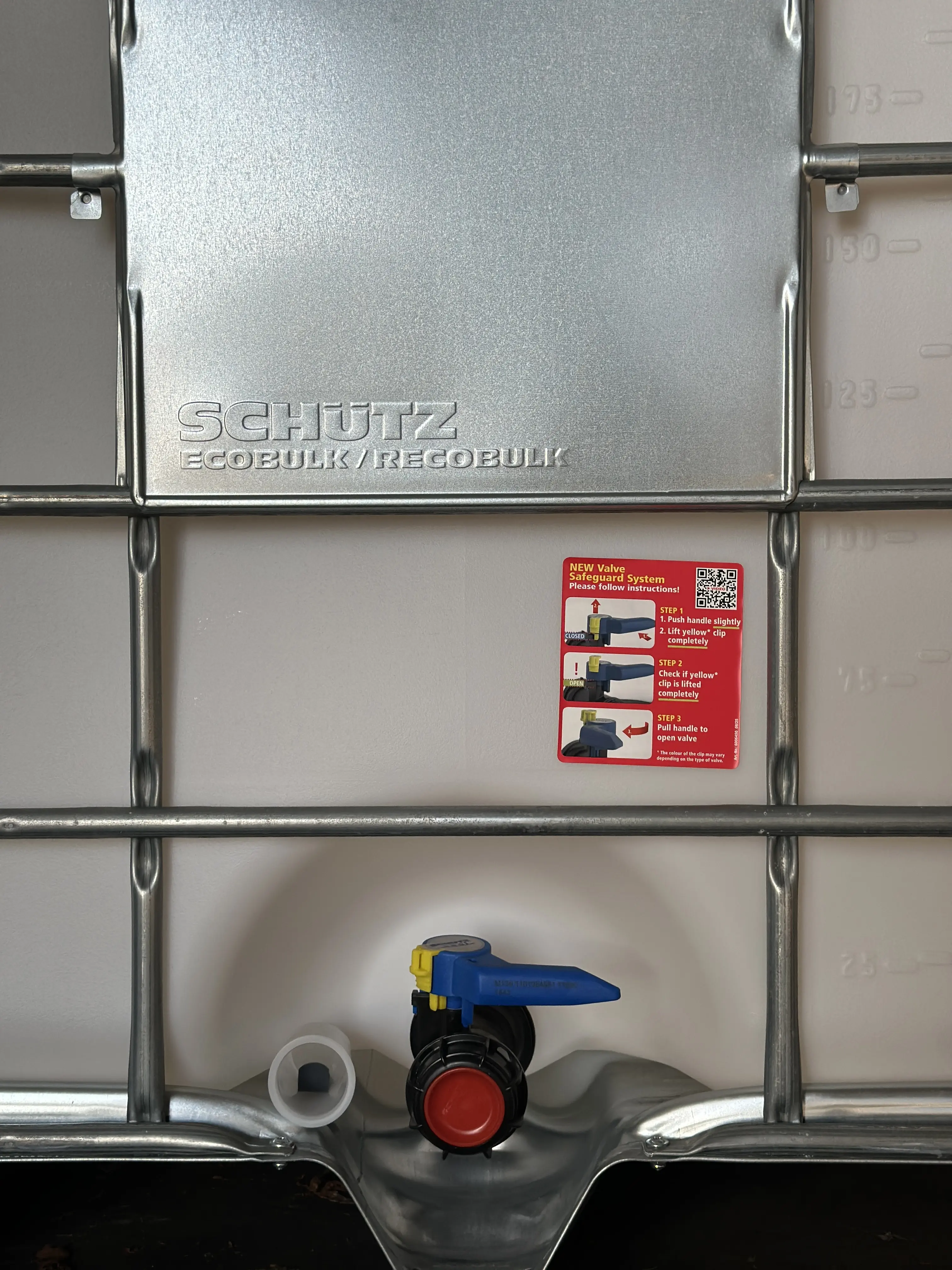 IBC-Container 1000l neu auf Stahlrahmenpalette 150mm Deckel (Schütz)