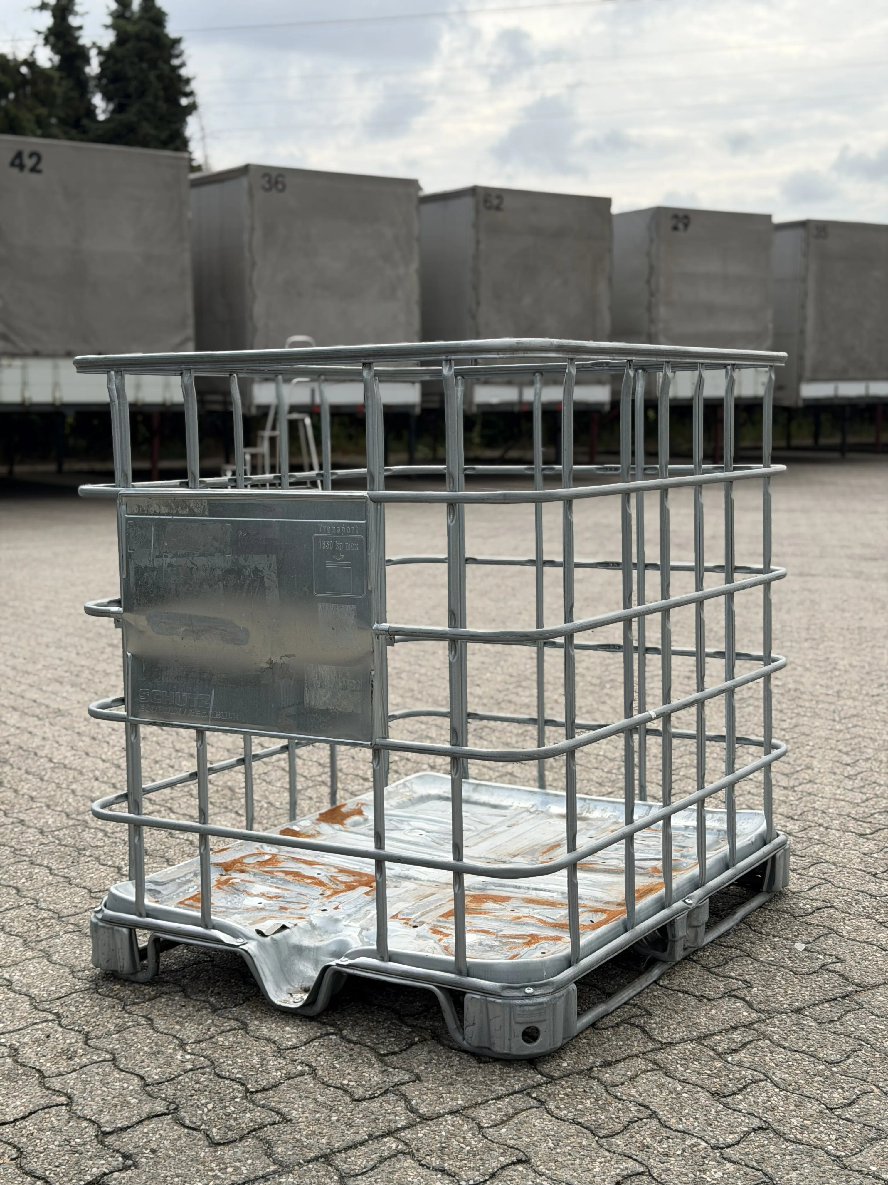 IBC-Gitterbox Stahlpalette 2. Wahl