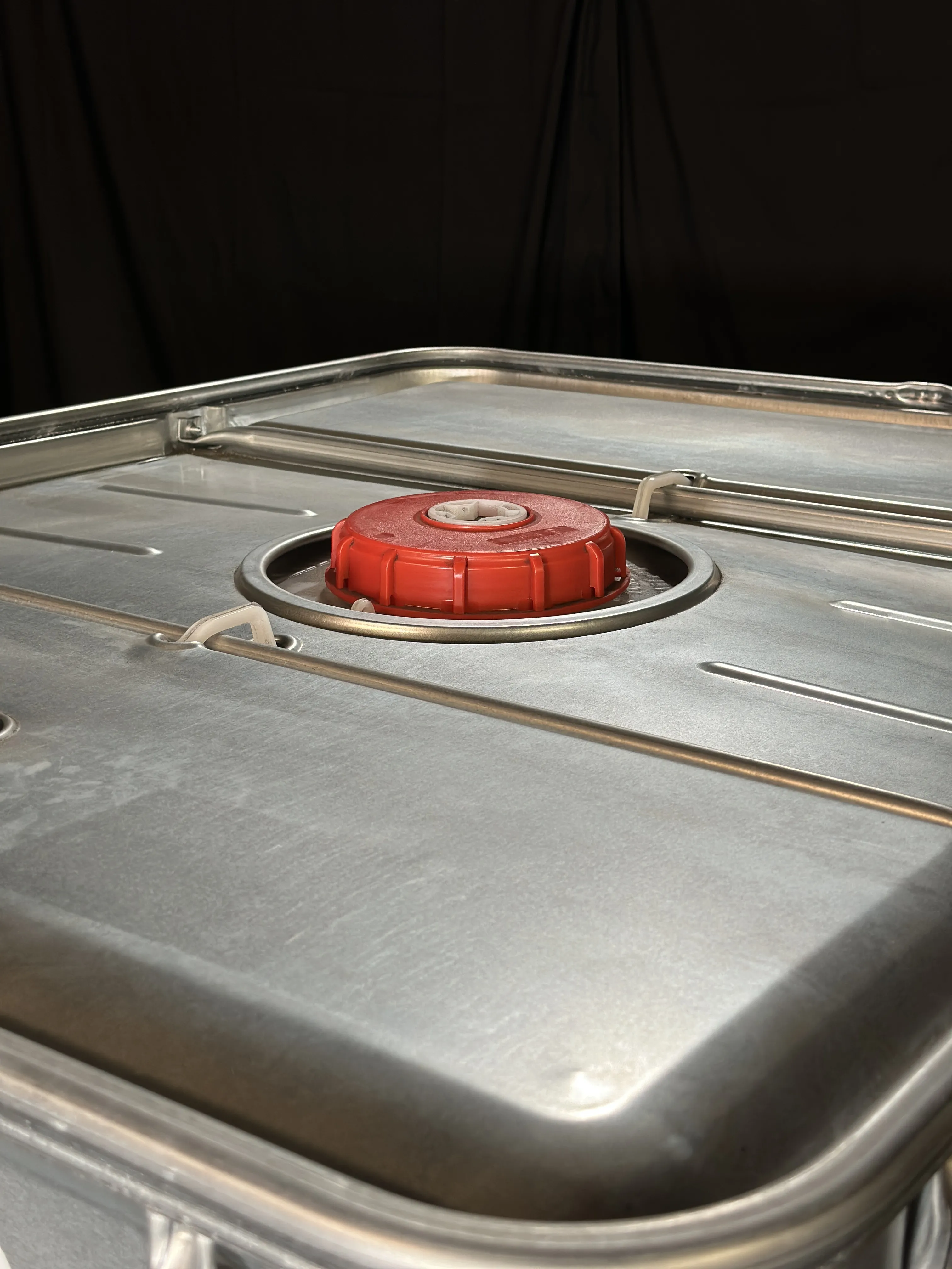 IBC-Container 1000l neu Ex-geschützt mit 150mm Deckel und CDS-System auf Stahlrahmenpalette mit Stahlmantel und ohne Auslauf unten (Schütz)
