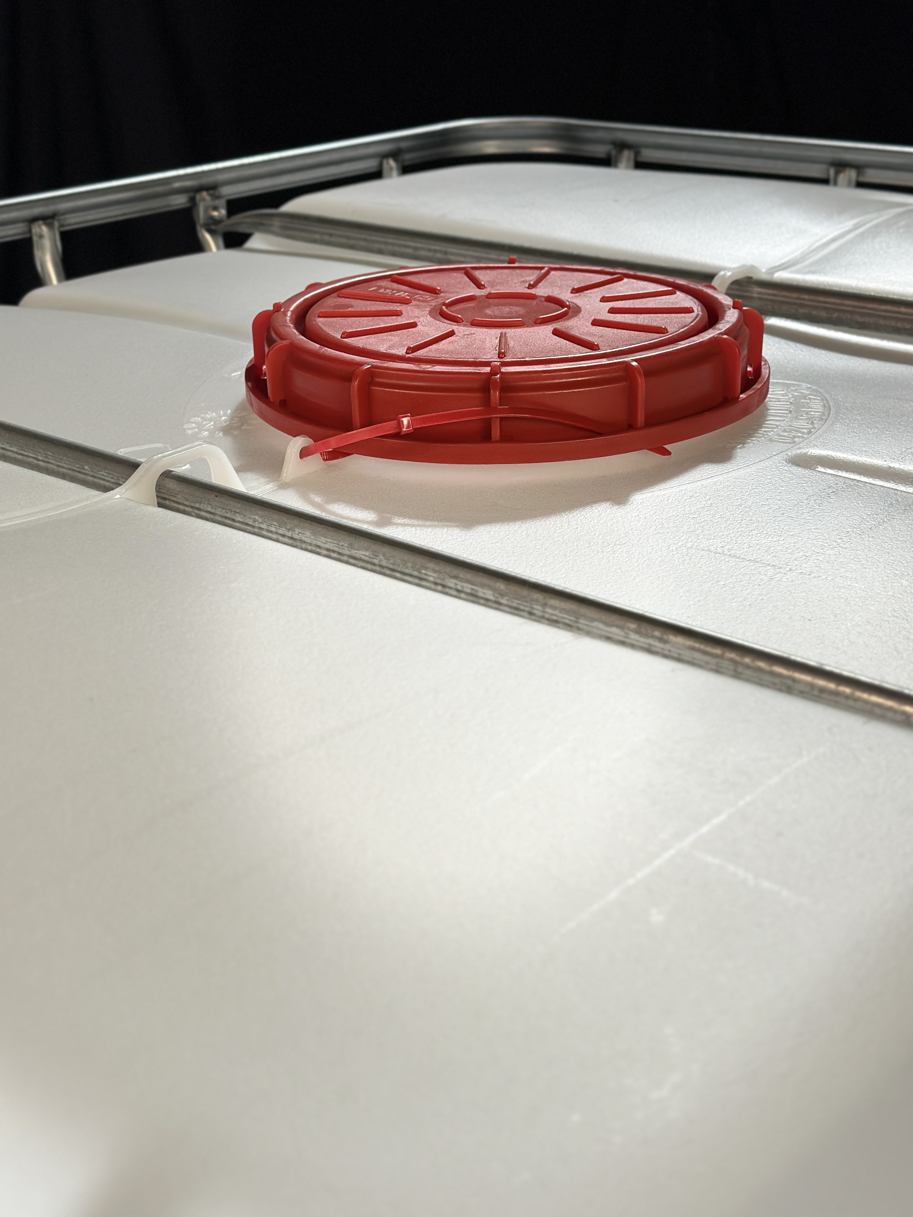 IBC-Container 1250l neu ECOBULK auf Stahlrahmenpalette 225mm Deckel mit Gefahrgutzulassung, 2-Zoll-Auslauf (Schütz)