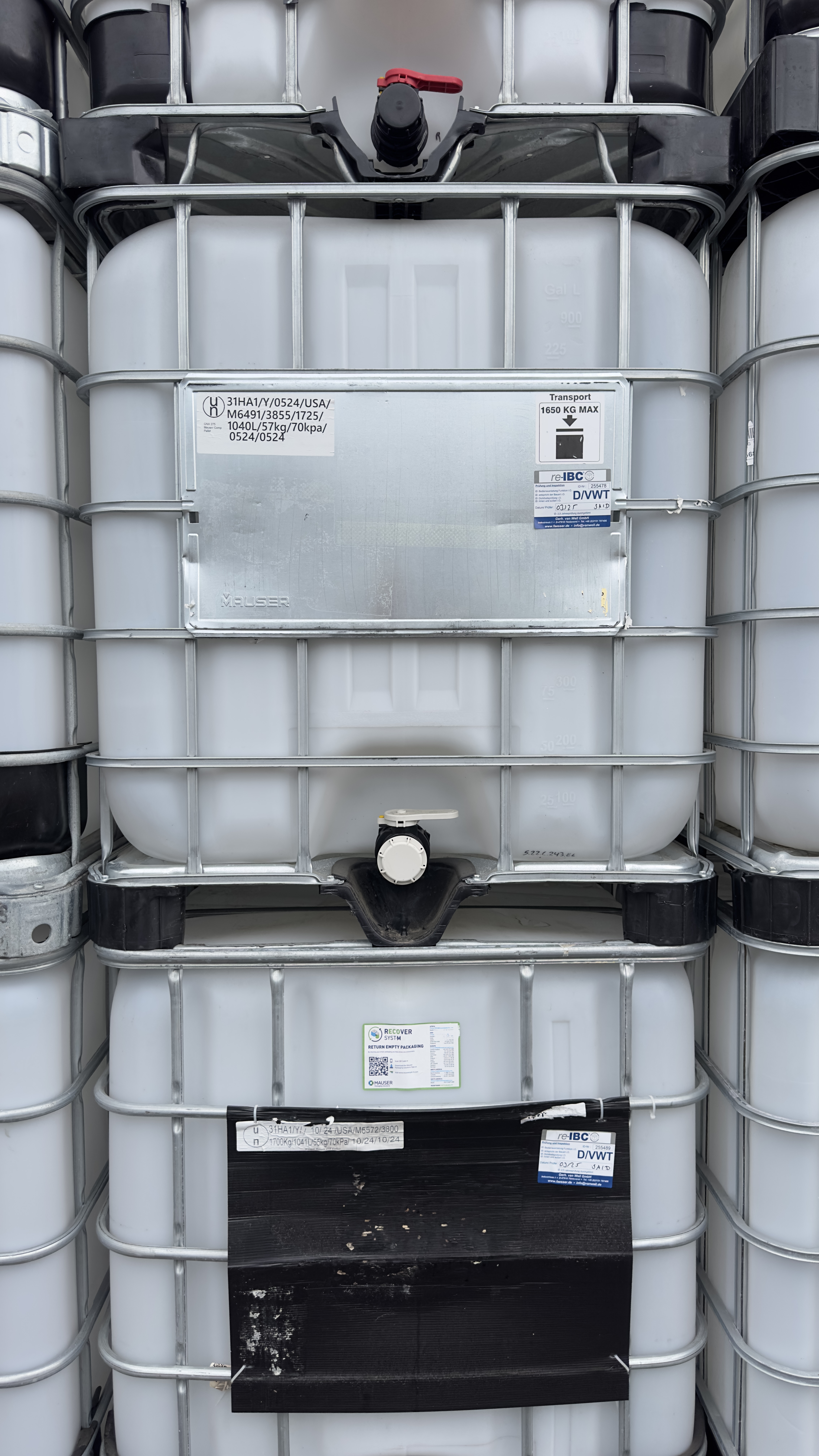 IBC-Container 1000l gereinigt,mit Feingewinde Auslauf auf Stahl/Kunststoffpalette, 1.Wahl mit UN-Zulassung