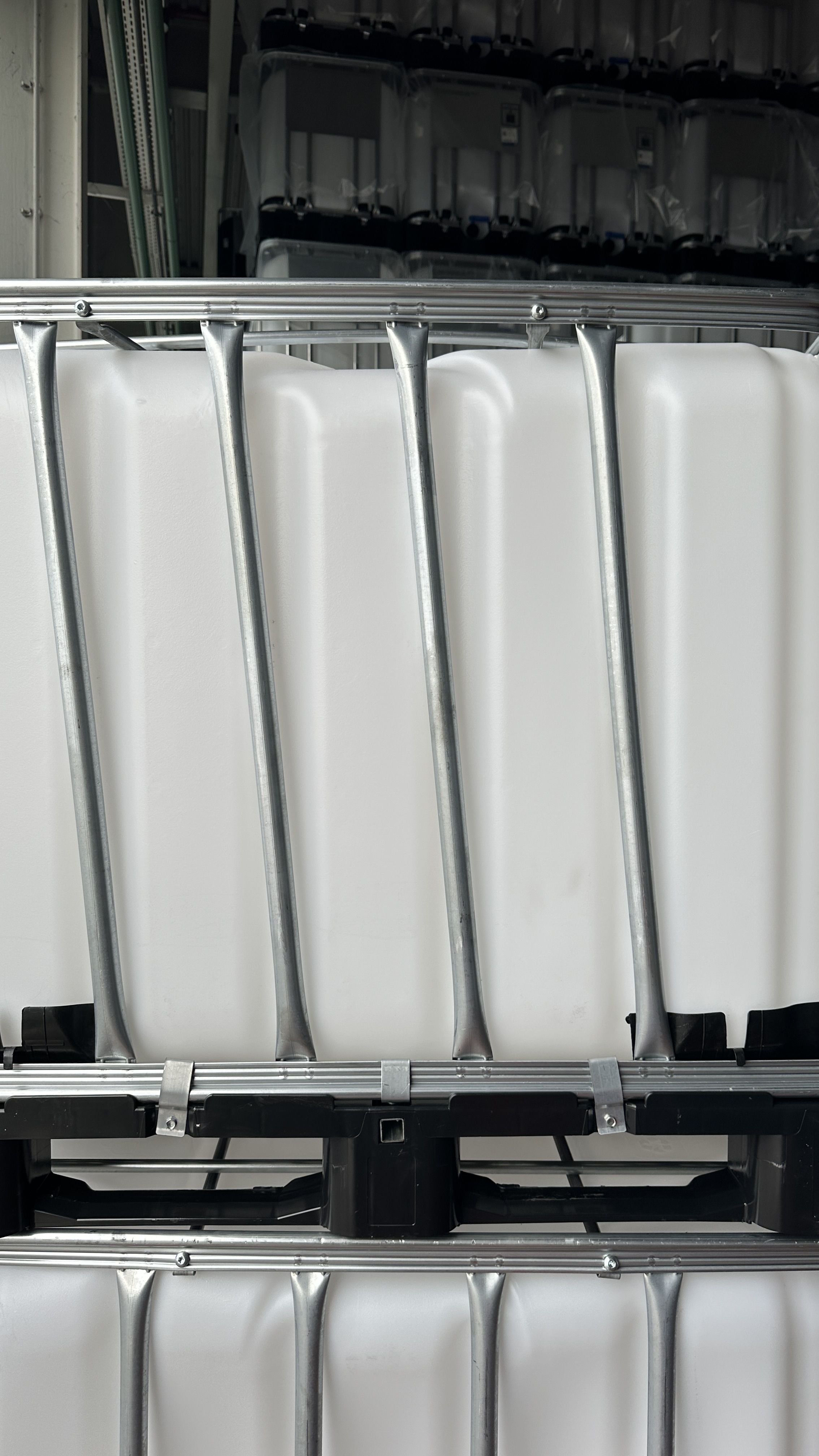 IBC-Container 600l neu (beschädigte Gitterbox, eingezogene Blase) 150mm Deckel mit Gefahrgutzulassung und Lebensmittelzulassung (Werit)