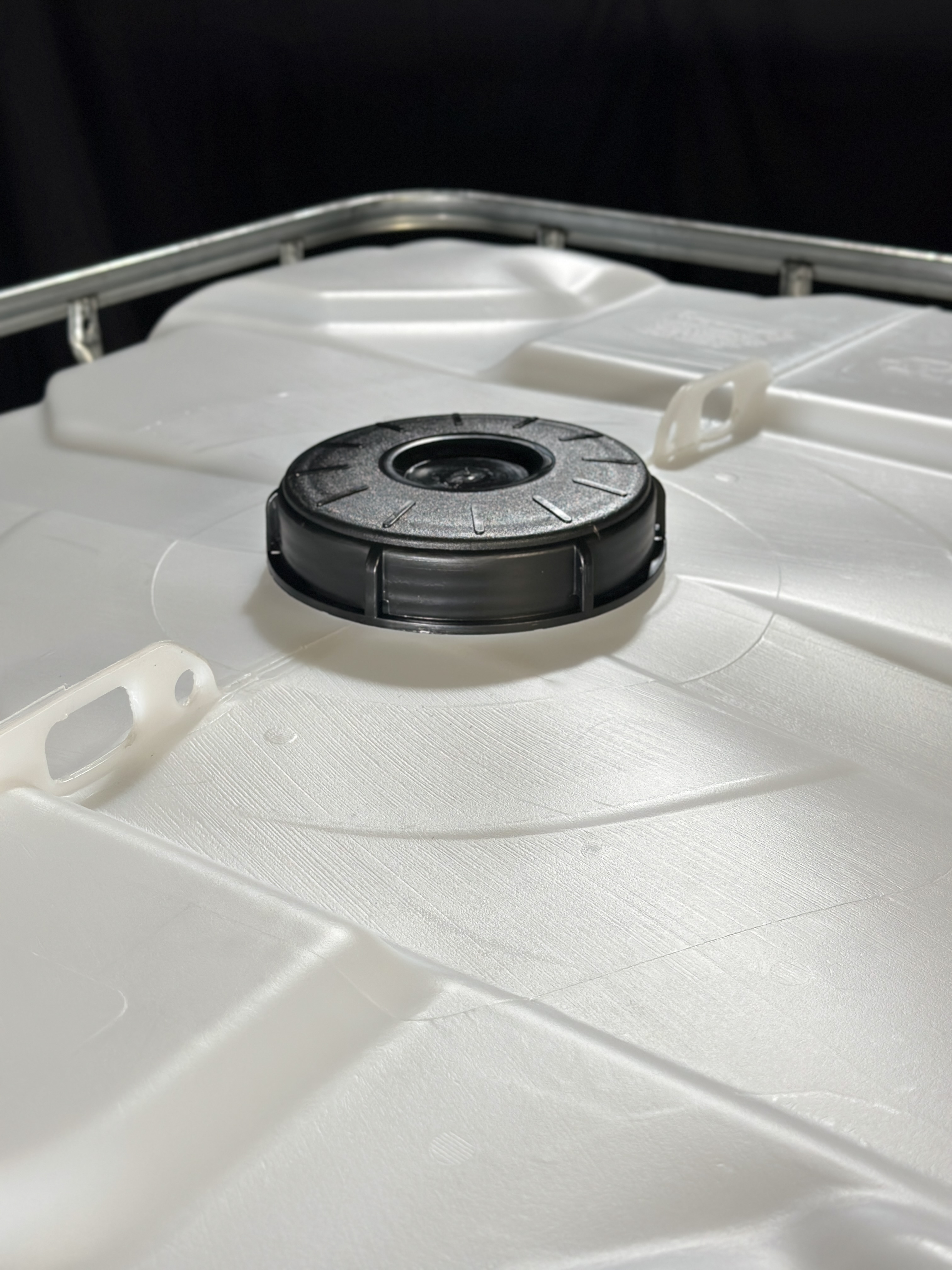 IBC-Container 1000l mit neuem Innenbehälter auf Stahlrahmenpalette 150mm Deckel mit Lebensmittelzulassung