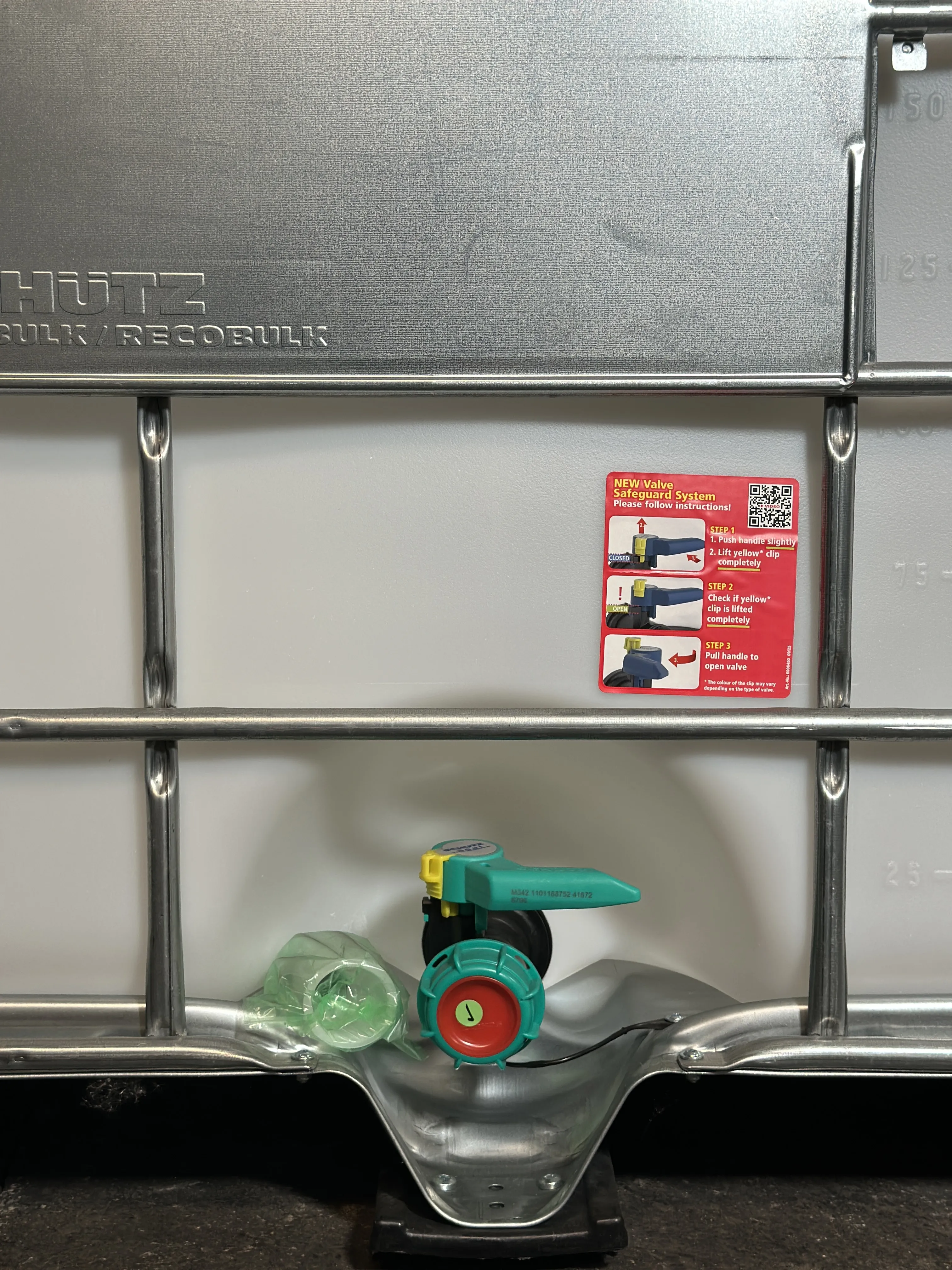 IBC-Container 1000l neu Ex-geschützt auf Kunststoffpalette 150mm Deckel mit Gefahrgutzulassung und Lebensmittelzulassung