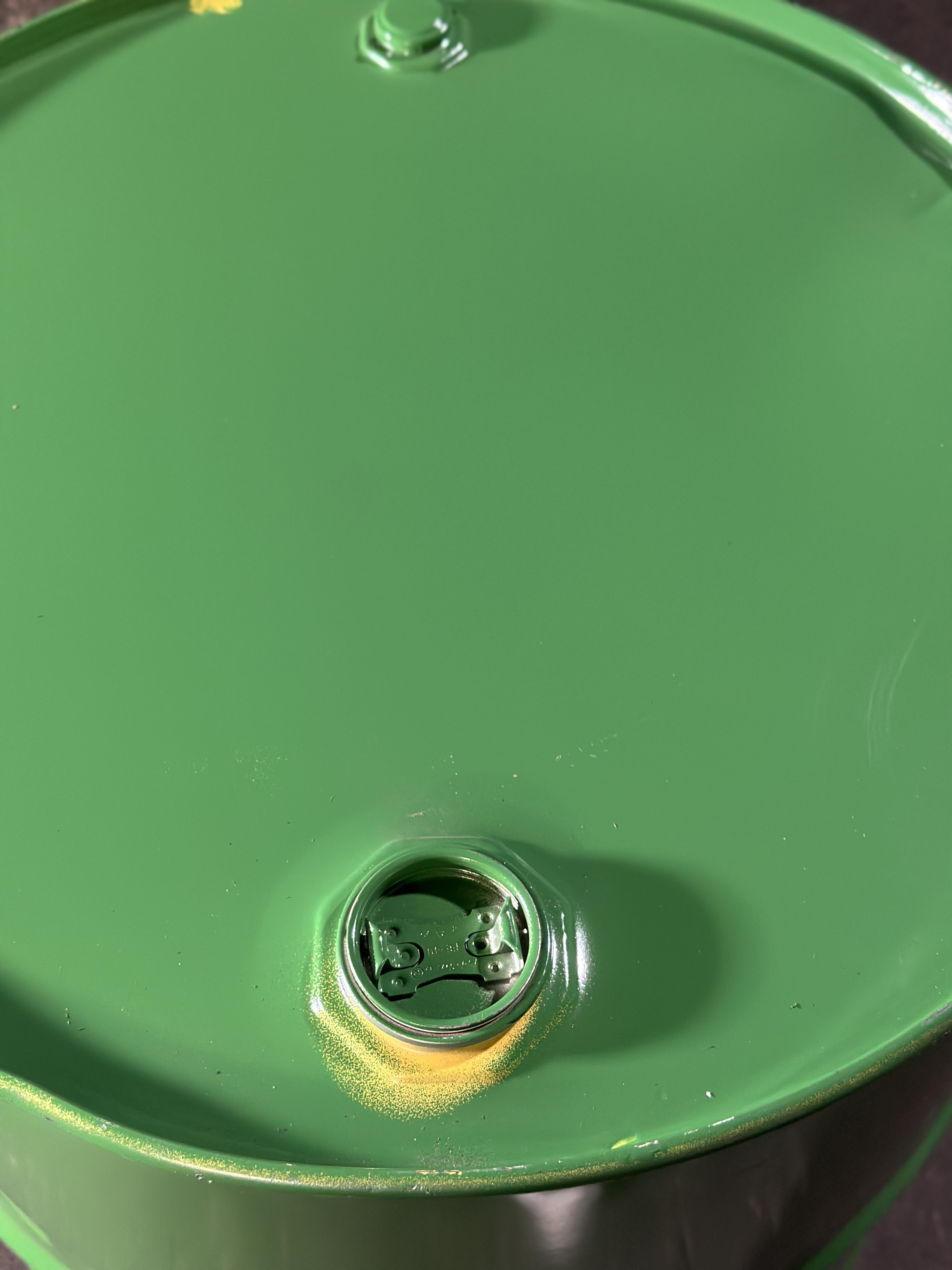Eisenspundfass 216l. Neu überlackiert grün RAL 6010,  roh, OHNE UN (GEFAHRGUTZULASSUNG)
