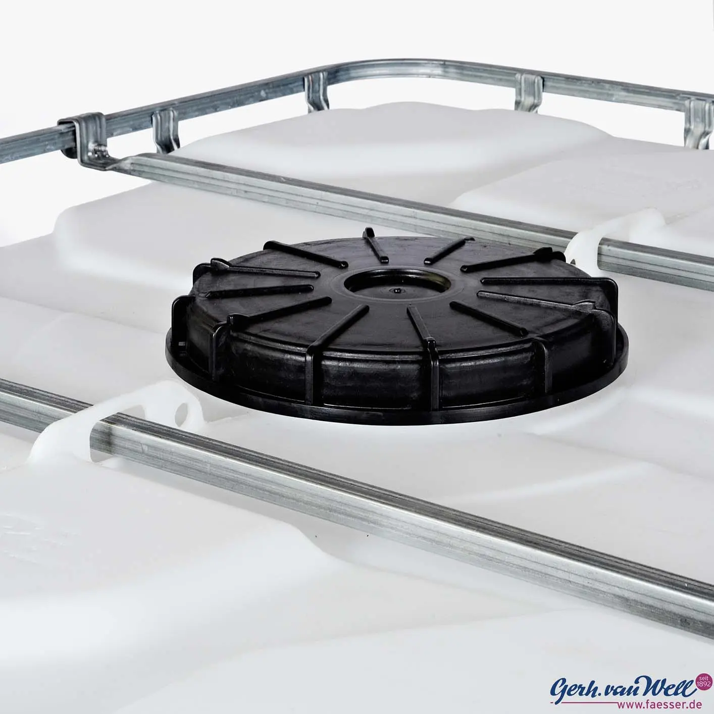 IBC-Container 1000l neu auf Kunststoffpalette 225mm Deckel mit Gefahrgutzulassung mit 2'' Zoll Auslauf
