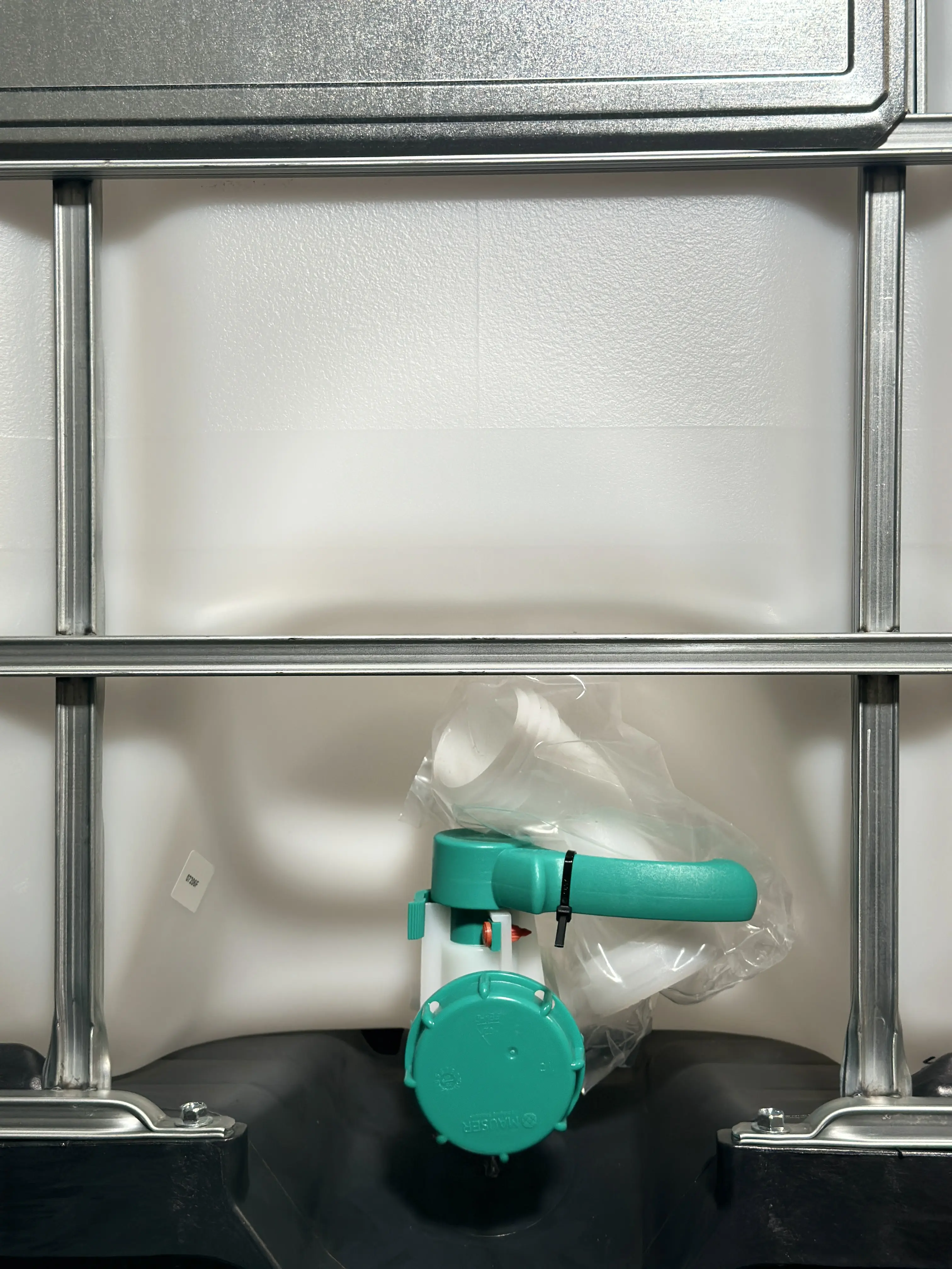 IBC-Container 1000l neu auf Kunststoffpalette 225mm Deckel mit Lebensmittelzulassung