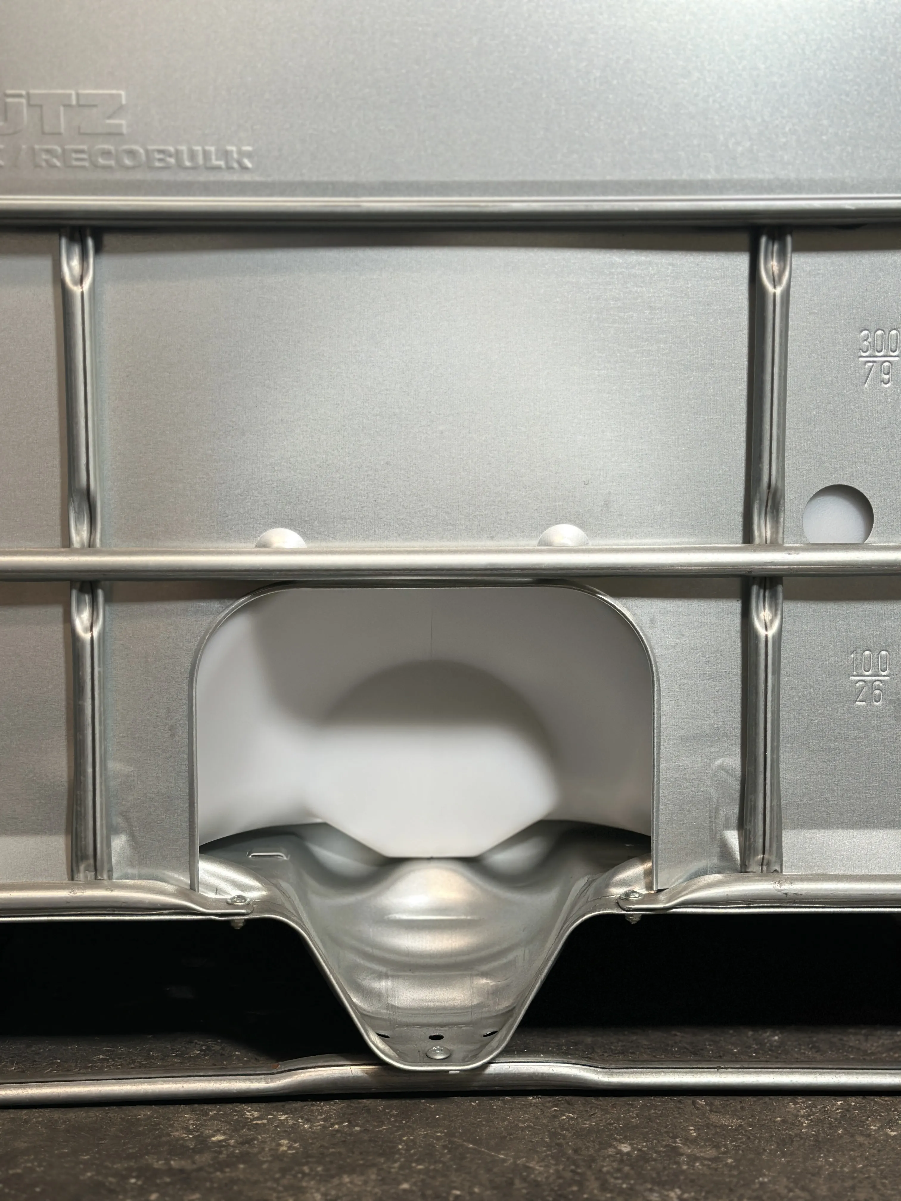 IBC-Container 1000l neu Ex-geschützt mit 150mm Deckel und CDS-System auf Stahlrahmenpalette mit Stahlmantel und ohne Auslauf unten (Schütz)