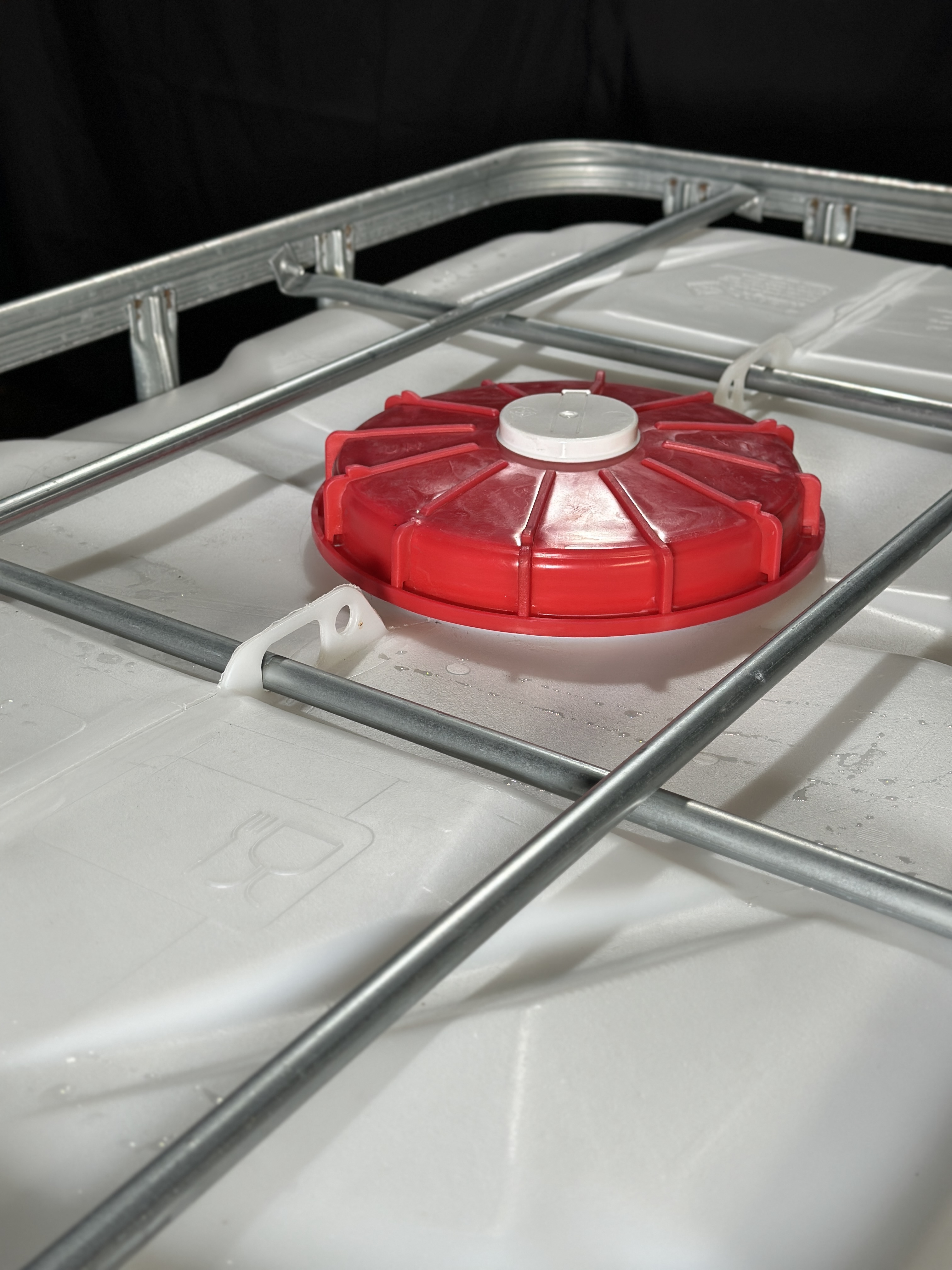 IBC-Container 600l gereinigt auf Holzpalette 225mm Deckel mit Gefahrgutzulassung
