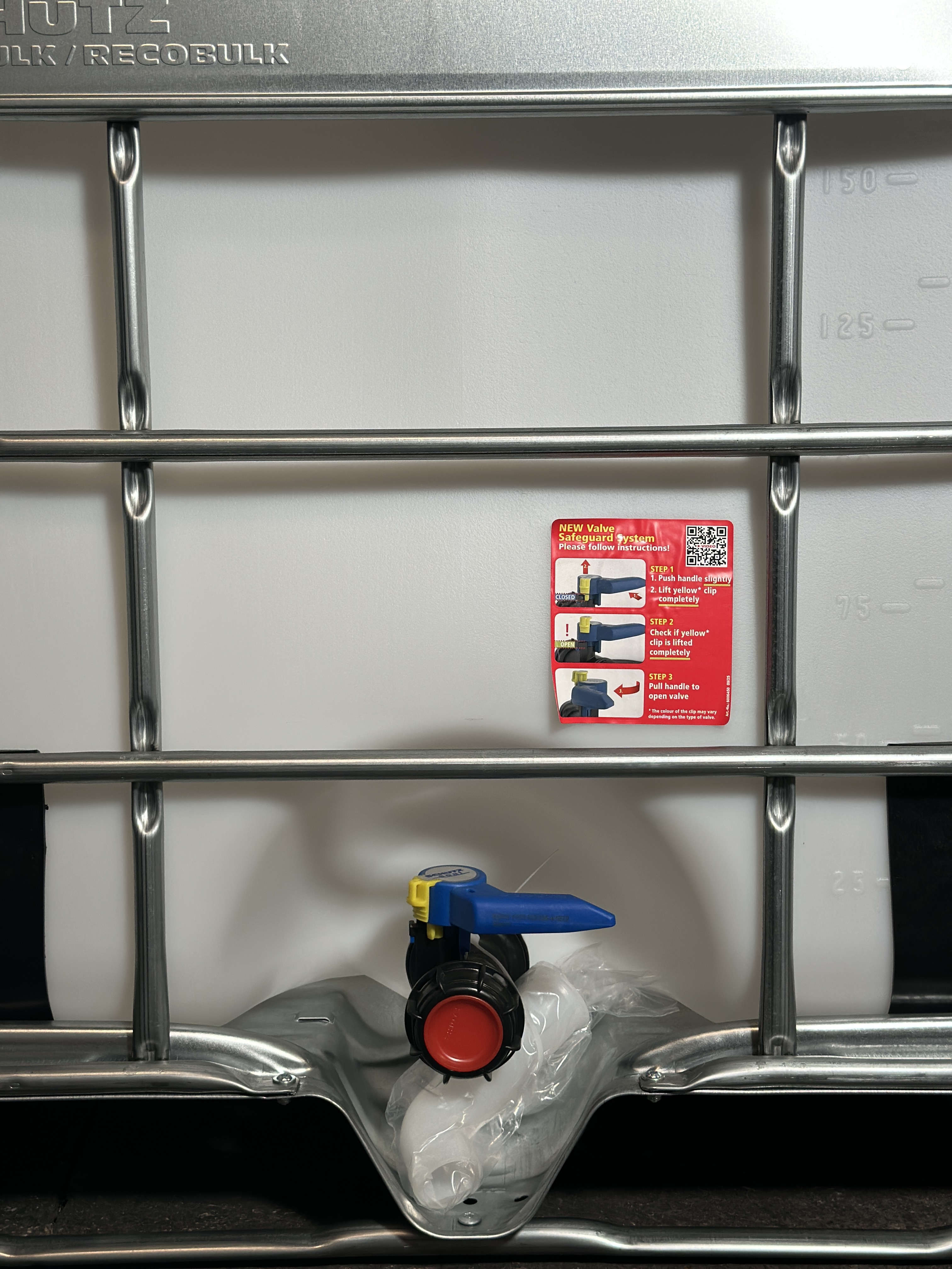 IBC-Container 1250l neu ECOBULK auf Stahlrahmenpalette 225mm Deckel mit Gefahrgutzulassung, 2-Zoll-Auslauf (Schütz)