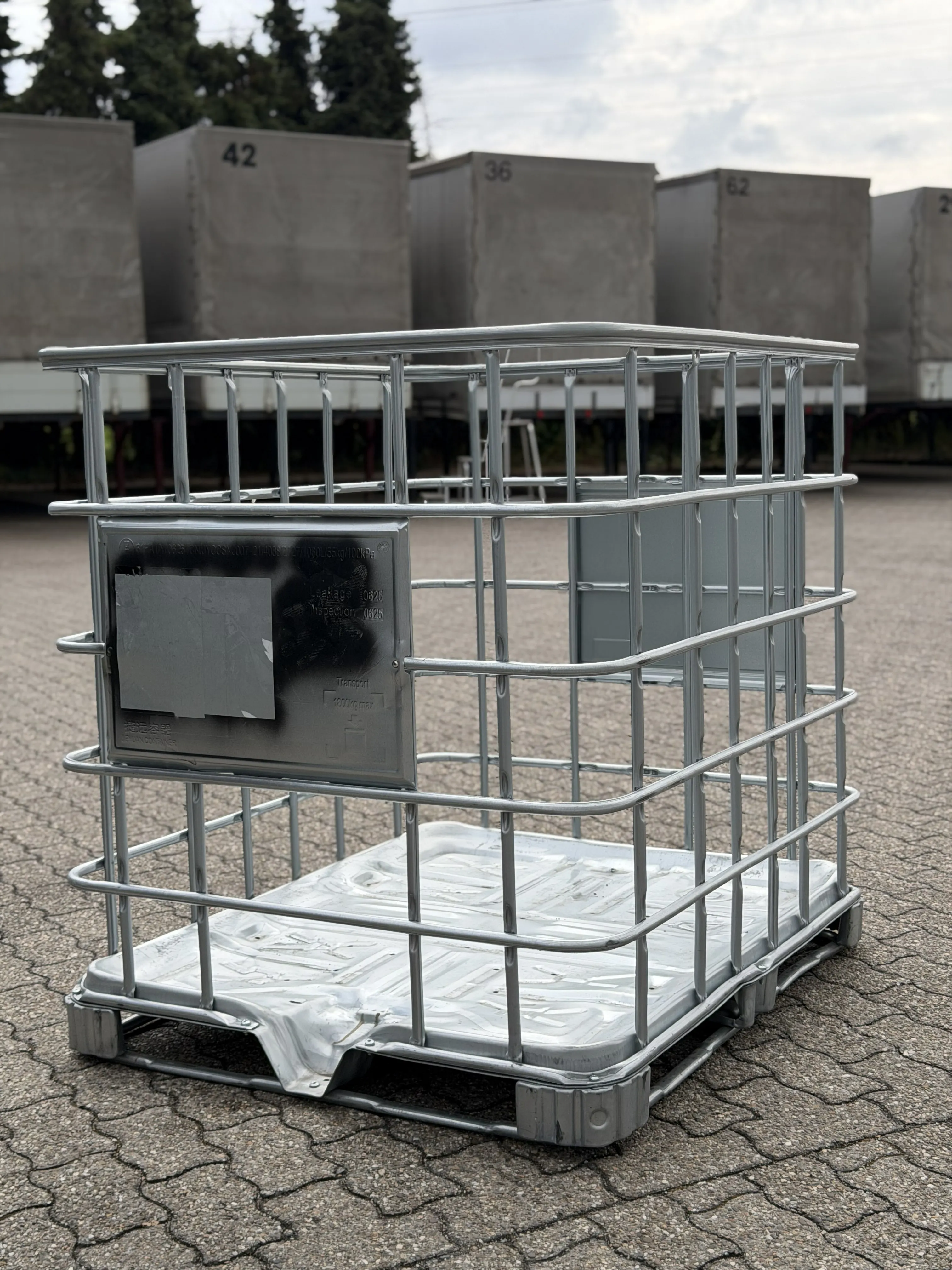 IBC-Gitterbox Stahlpalette 2. Wahl