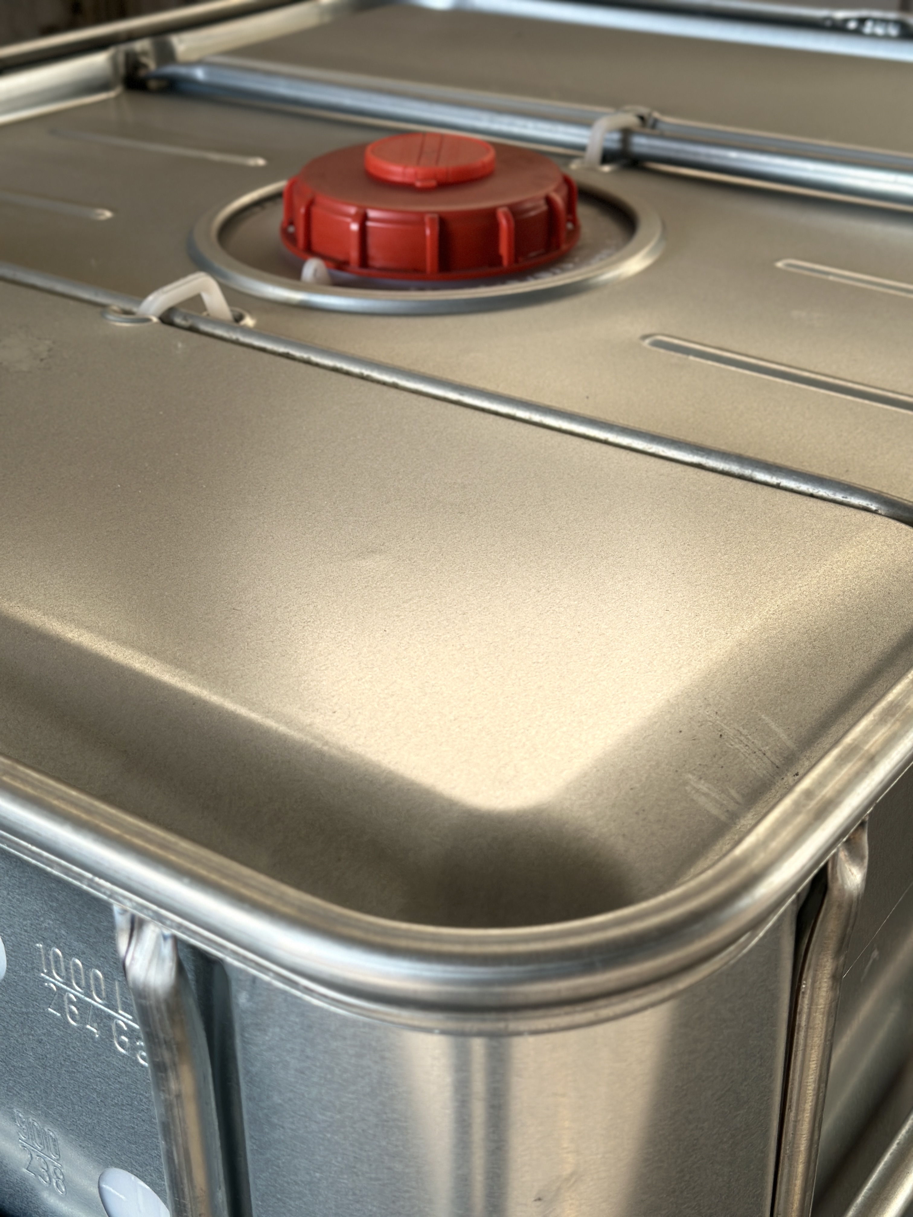 IBC-Container 1000l neu Ex-geschützt auf Stahlkufenpalette 150mm Deckel mit Gefahrgutzulassung, Stahlmantel 