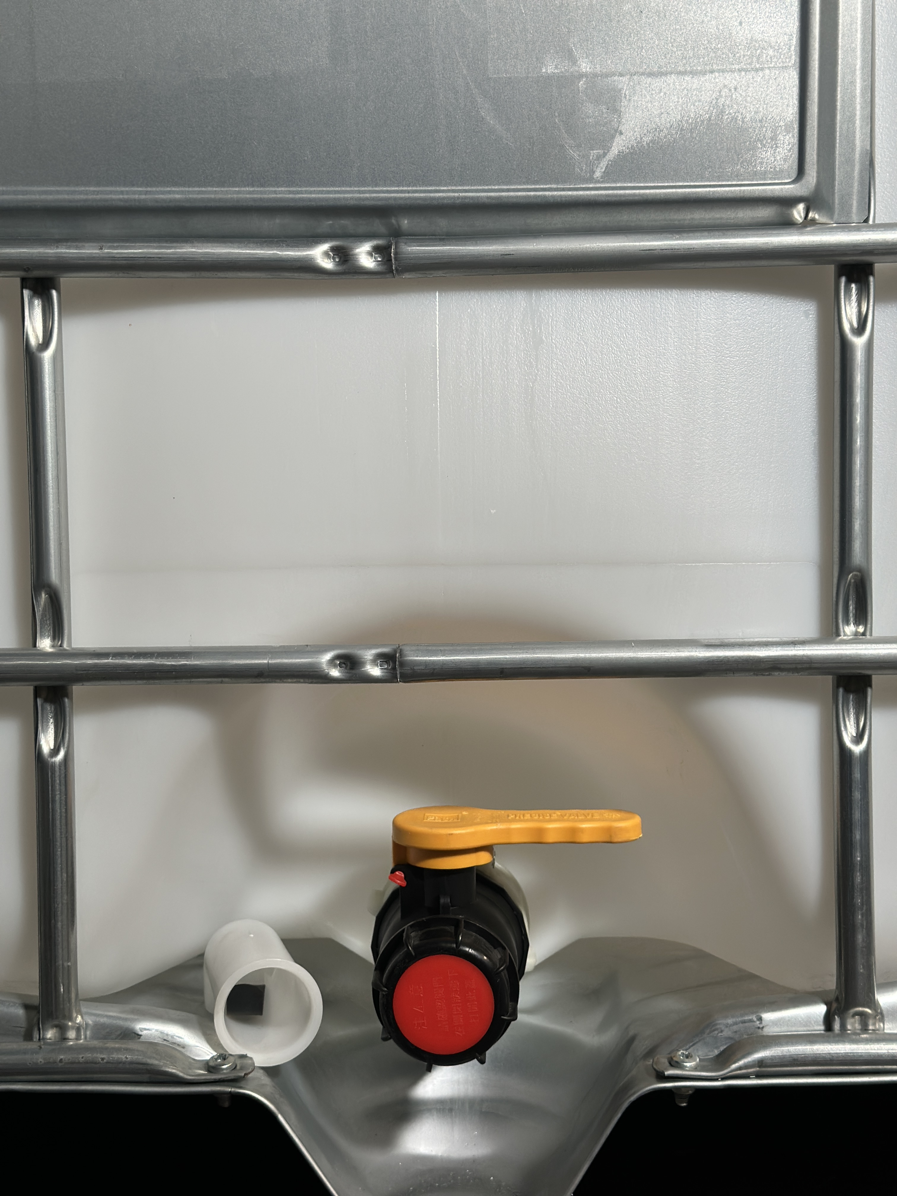 IBC-Container 1000l gereinigt auf Stahlrahmenpalette 150mm Deckel ohne UN-Gefahrgutzulassung