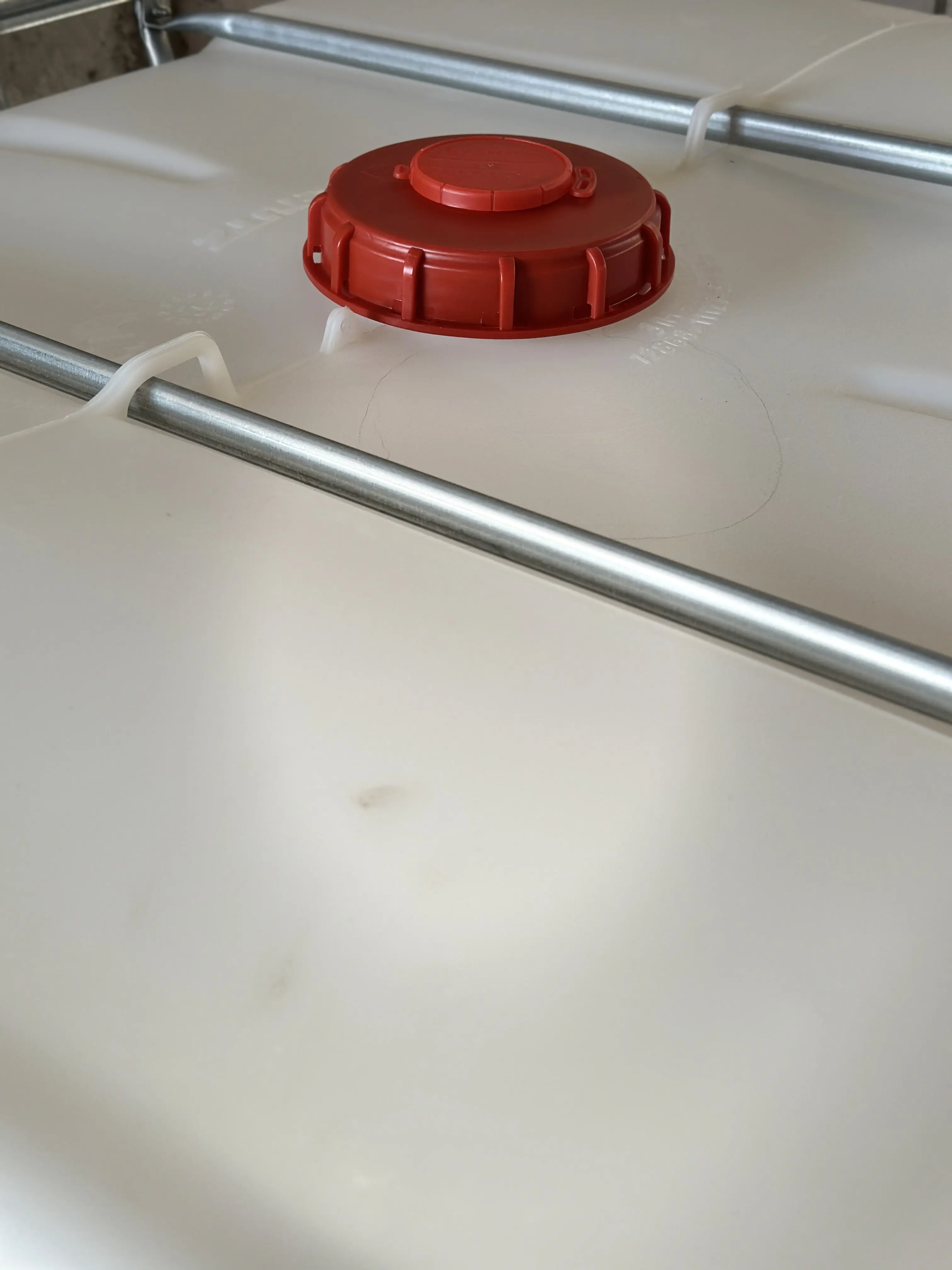 IBC-Container 1000l neu Ex-geschützt auf Stahlkufenpalette 150mm Deckel mit Gefahrgutzulassung (Schütz)