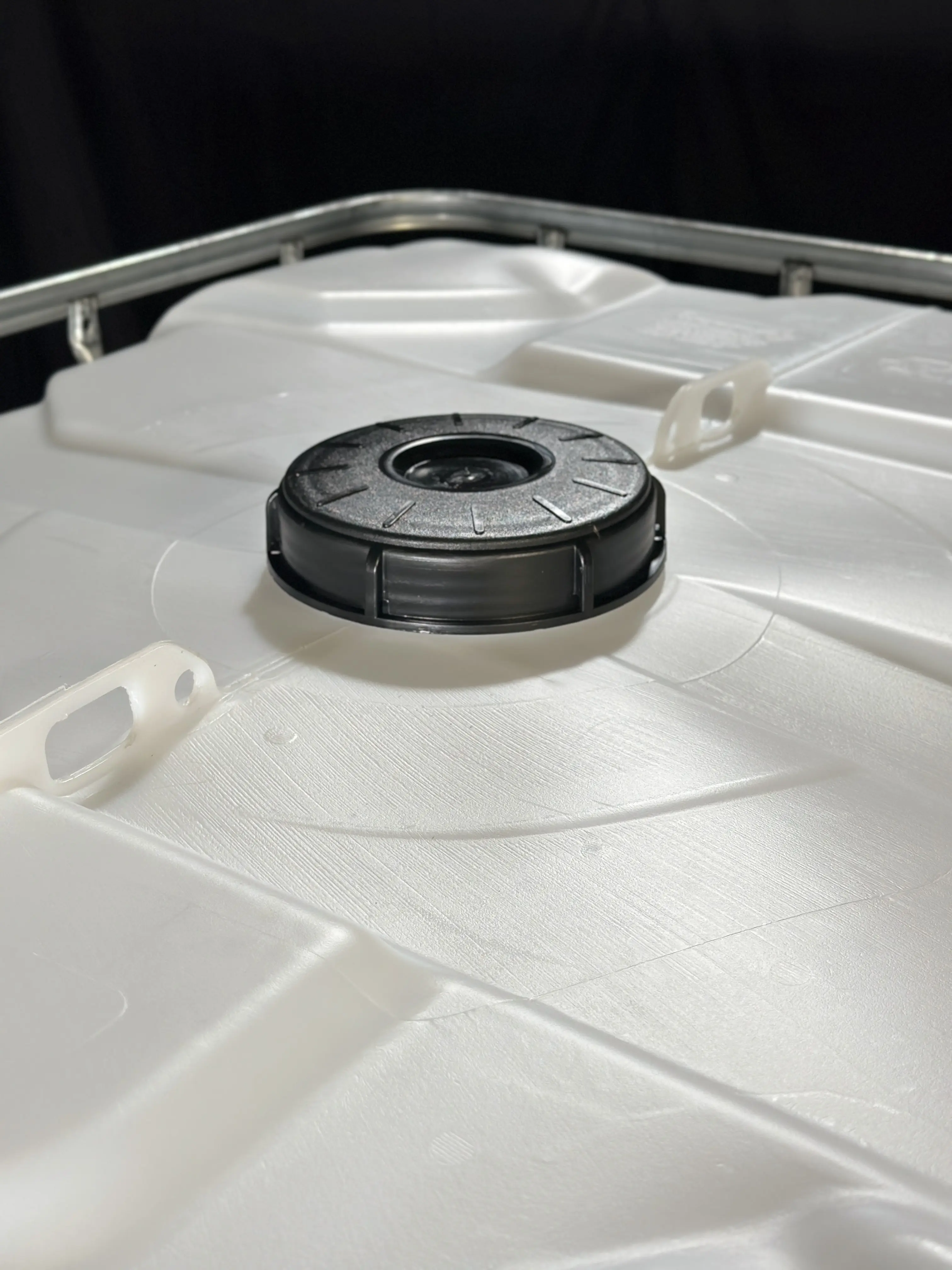 Wassertank 1000l mit neuem Innenbehälter auf Stahlpalette 150mm Deckel als IBC-Container inklusive 3/4-Zoll-Wasserhahn und Lebensmittelzulassung