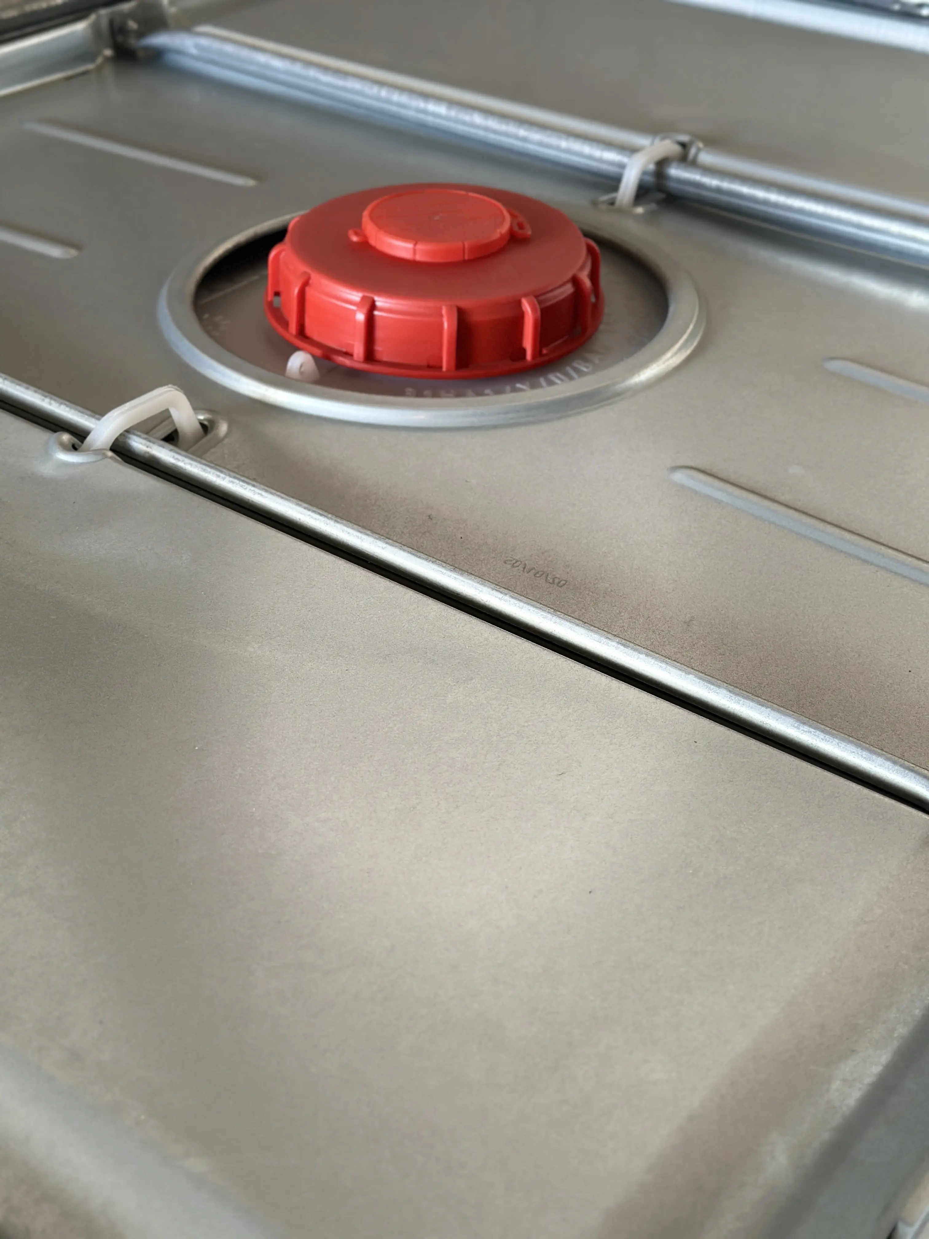 IBC-Container 1000l neu Ex-geschützt auf Stahlkufenpalette 150mm Deckel mit Gefahrgutzulassung, Entgasung und Stahlmantel 