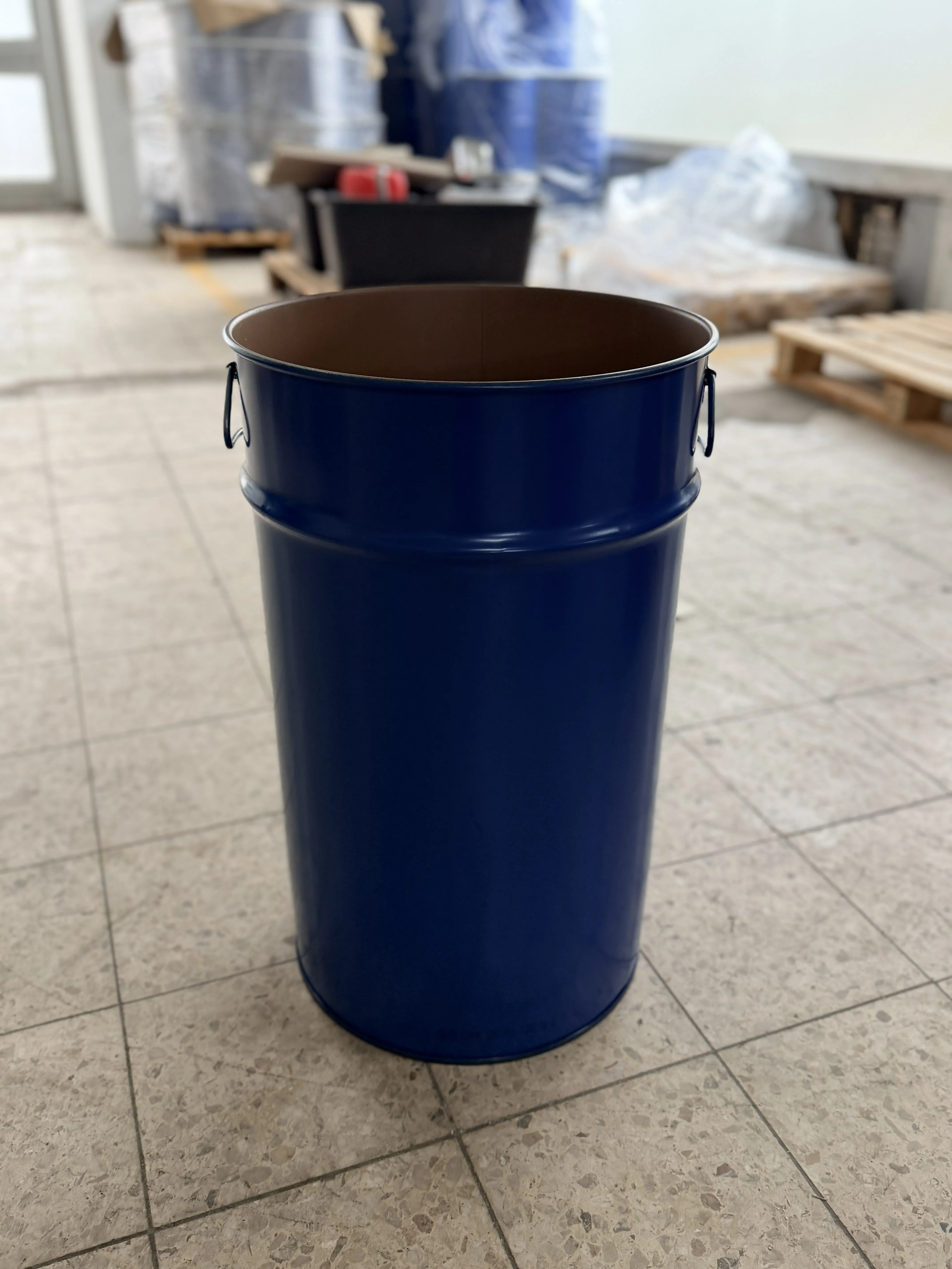 Stahlblechdeckelgebinde blau überlackiert 2. Wahl 60l mit Innenlack