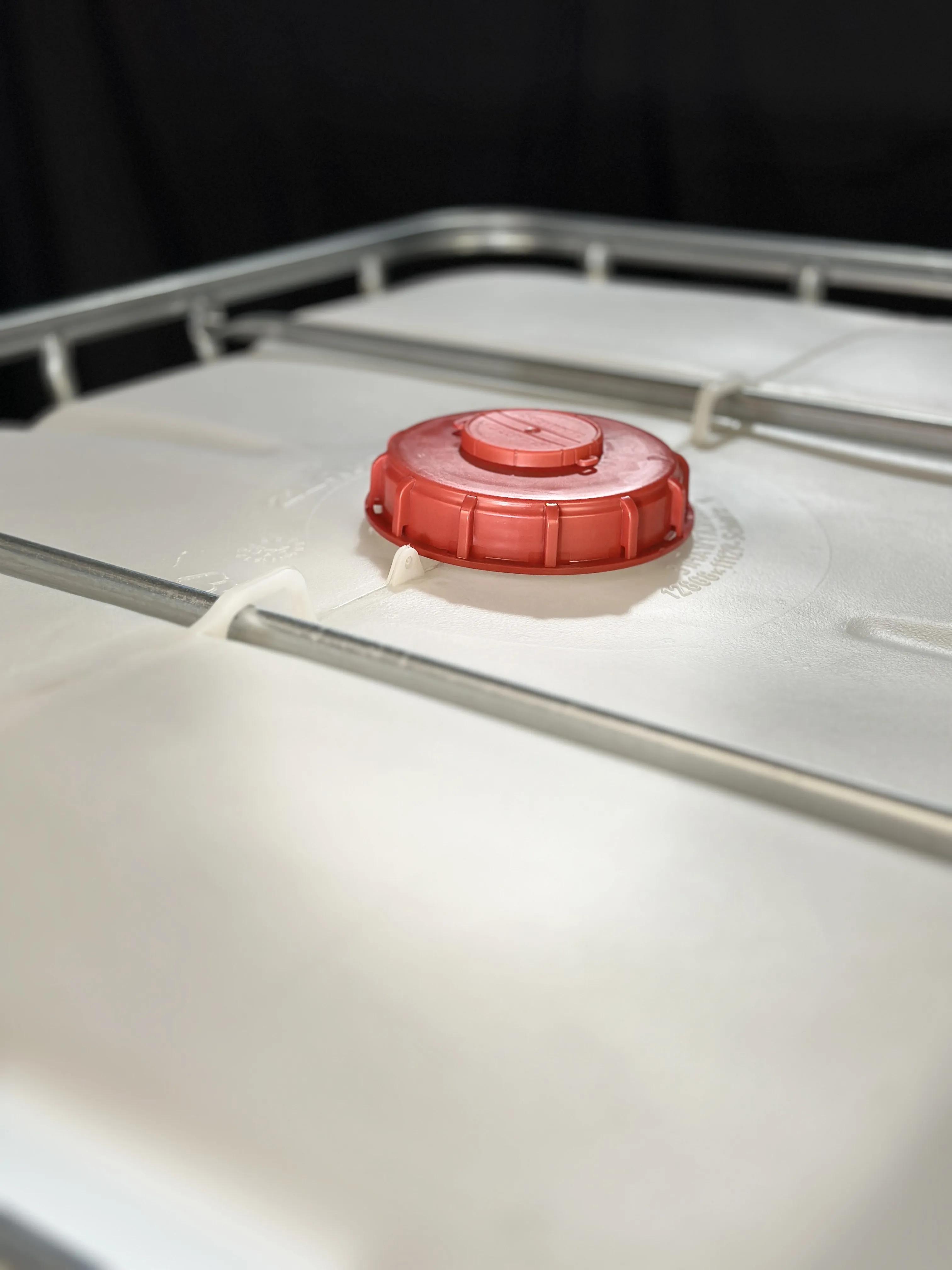 IBC-Container 1000l neu Ex-geschützt auf Stahlrahmenpalette mit 150mm Deckel