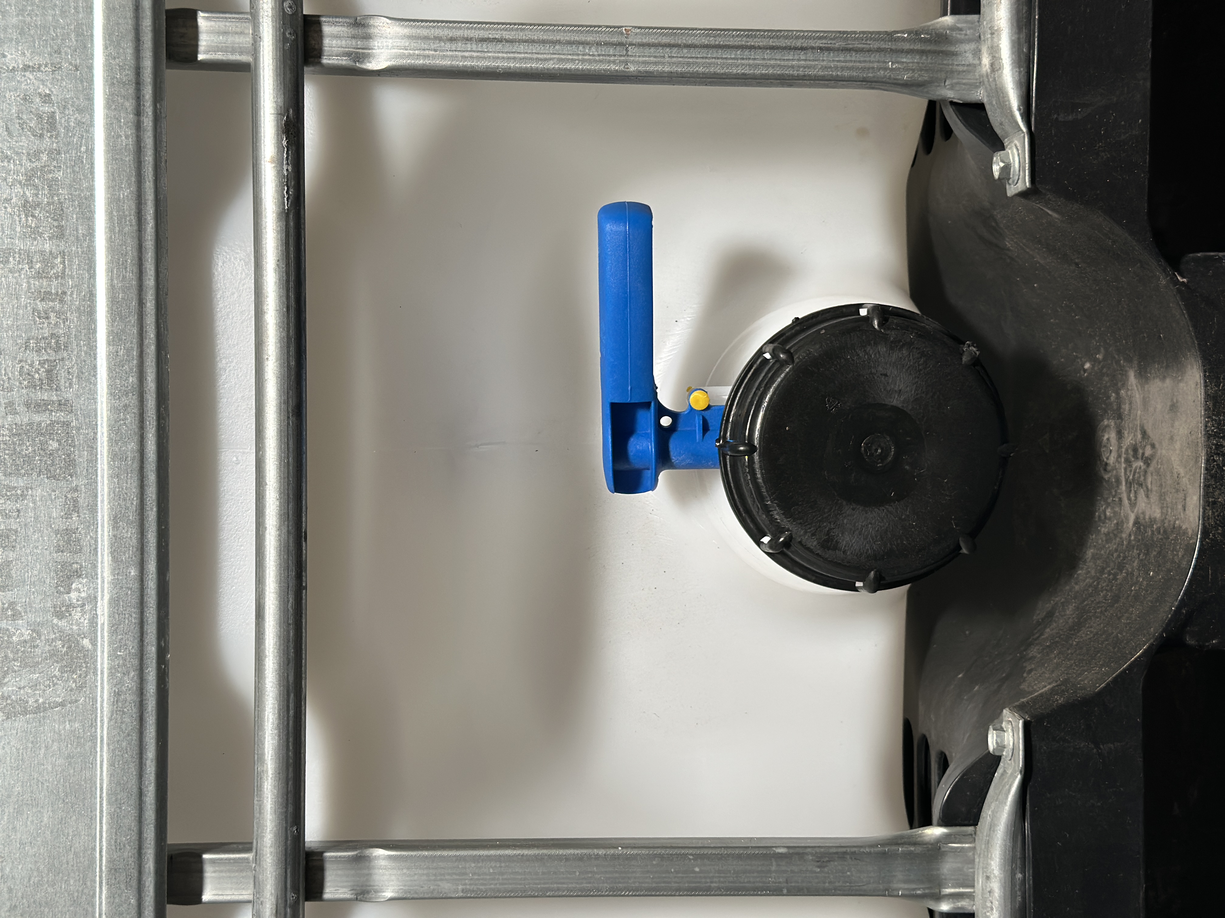 IBC-Container 1000l mit neuem Innenbehälter auf Kunststoffpalette 225mm Deckel mit Lebensmittelzulassung und 3-Zoll-Auslauf